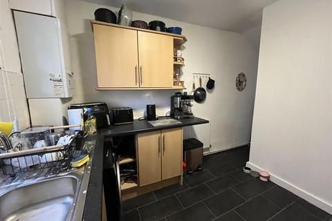 2 bedroom terraced house for sale, Huddersfield Road, Bradford BD12