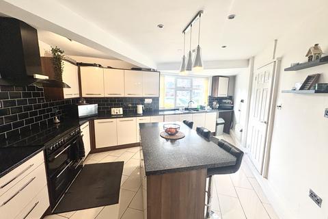 undefined, Springfield Crescent, Solihull, B92