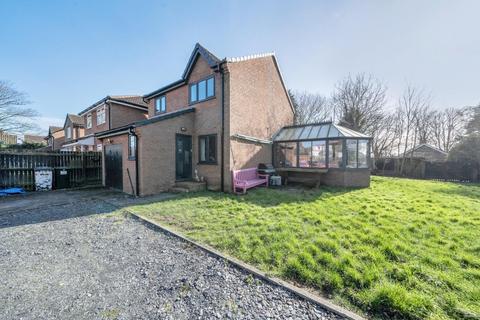 3 bedroom detached house for sale, Chilvers Court, Brayton,