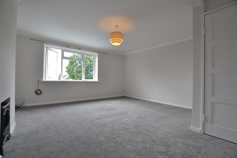 2 bedroom flat for sale, Woodhill Drive, Wombourne, Wolverhampton, WV5 0DN