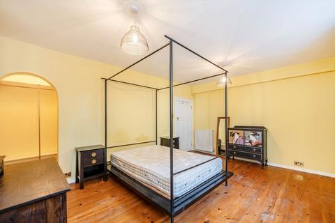 2 bedroom flat for sale, Mecklenburgh Street, London WC1N