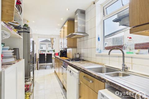 4 bedroom semi-detached house to rent, Taunton Way, Stanmore, HA7