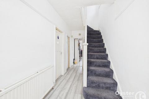 4 bedroom semi-detached house to rent, Taunton Way, Stanmore, HA7