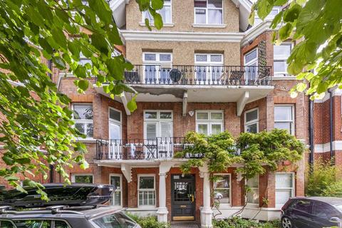 3 bedroom flat to rent, Cavendish Gardens, London SW4