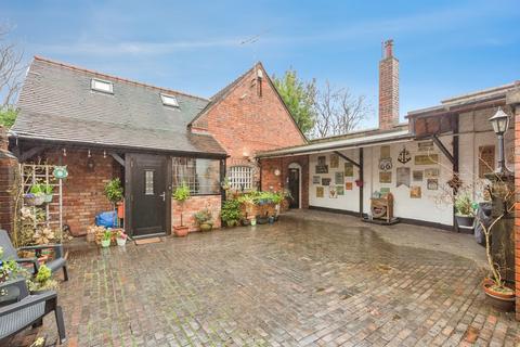 4 bedroom detached house for sale, Glascote Lane, Wilnecote, Tamworth