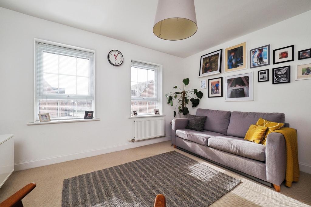 Living Room/Bedroom