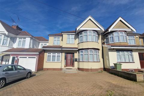 5 bedroom property to rent, Woodgrange Avenue, Harrow