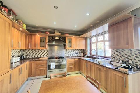 5 bedroom property to rent, Woodgrange Avenue, Harrow