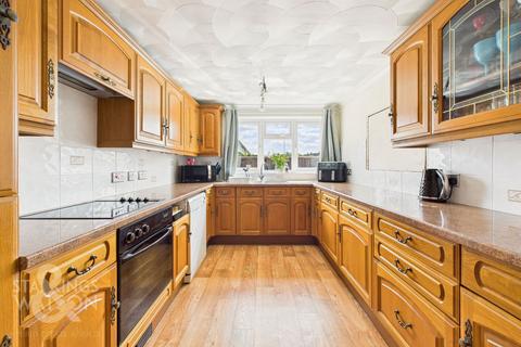 3 bedroom chalet for sale, Finderne Drive, Wymondham, Norwich