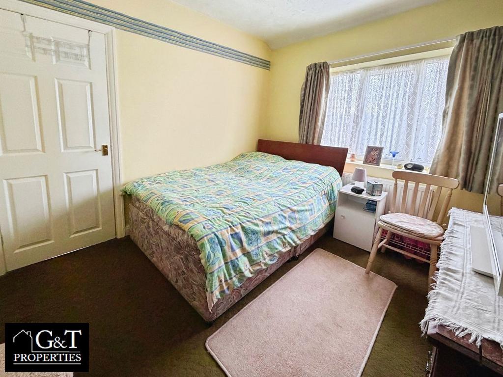 Second bedroom