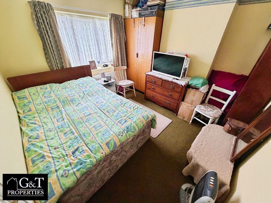 Second bedroom