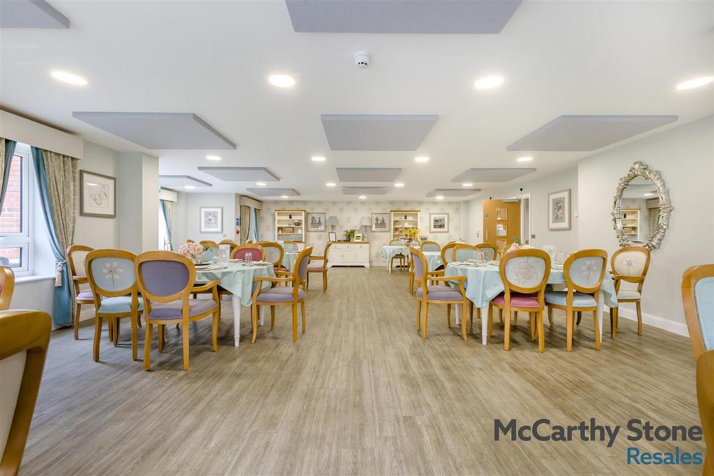 8680755-interior41.jpg