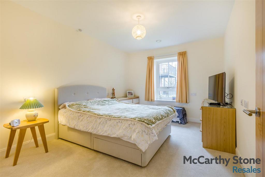 8680755-interior18.jpg
