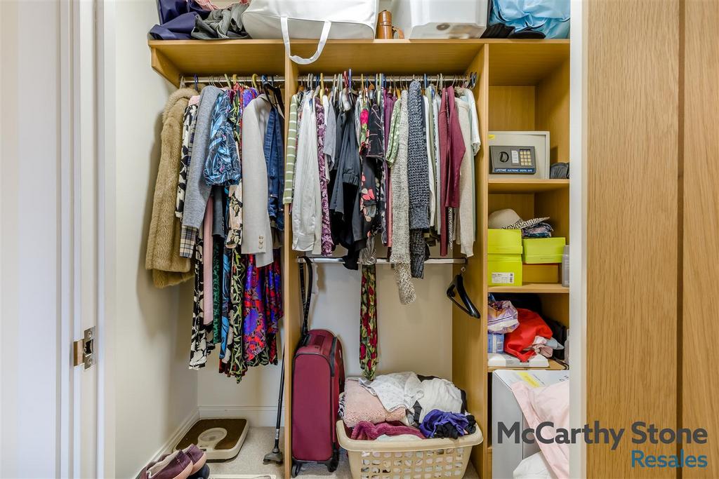 8680755-interior21.jpg