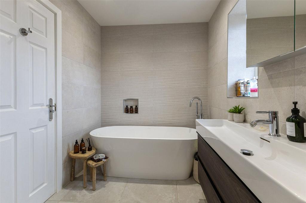 Bath/Shower Room