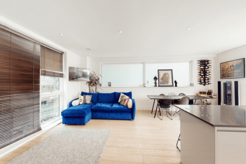 3 bedroom apartment to rent, Lingham Street, London, SW9