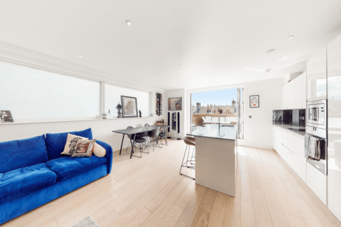 3 bedroom apartment to rent, Lingham Street, London, SW9