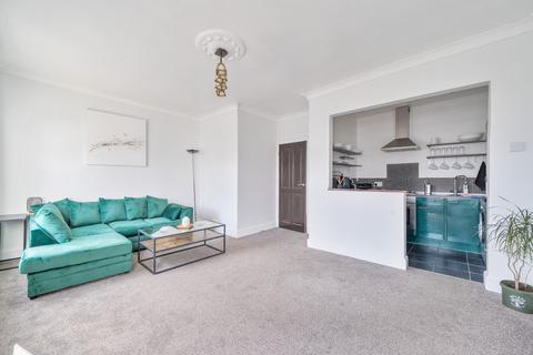 1 bedroom flat to rent, Askew Road, Shepherd's Bush, London, W12
