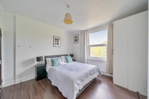 1 bedroom flat to rent, Askew Road, Shepherd's Bush, London, W12