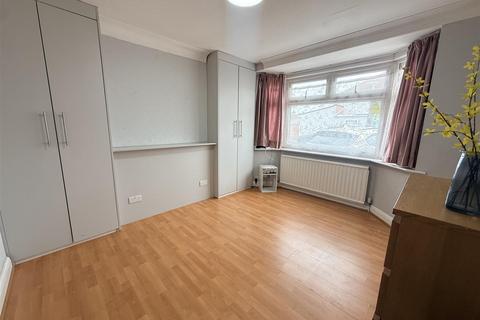 undefined, Cambridge Close, Hounslow TW4