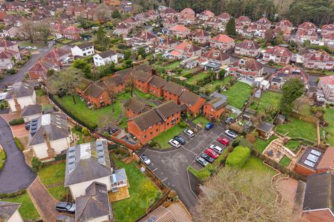 Apartment - Oaklands Court, Swansea SA3