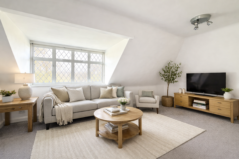 undefined, Hutton Grove, London N12
