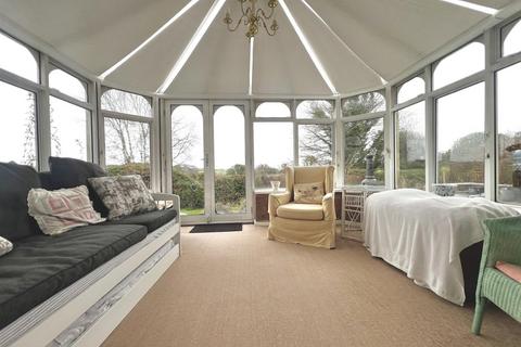 undefined, Tarrant Keyneston
