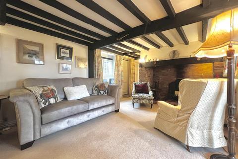 undefined, Tarrant Keyneston