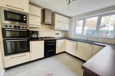 3 bedroom detached house to rent, Bloomhill Court, Doncaster DN8