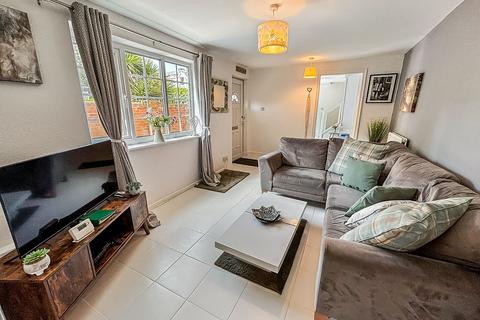 3 bedroom detached house to rent, Yellow House Lane, Southport PR8