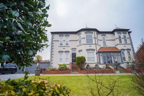 3 bedroom semi-detached house to rent, Grosvenor Road, Southport PR8