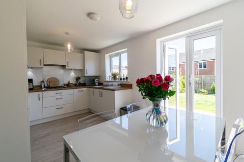 3 bedroom semi-detached house for sale, High Grove Park, Ormskirk L40