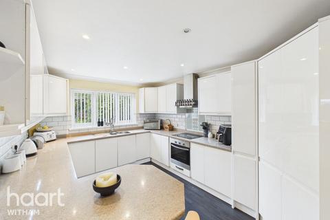 4 bedroom detached house for sale, Plume Avenue, Maldon