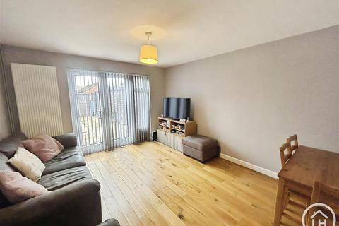 2 bedroom house for sale, Vectis Drive, Sittingbourne