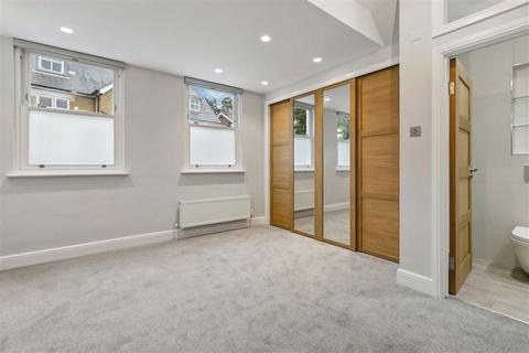undefined, Stanley Road, Teddington TW11
