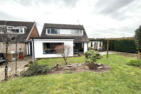 3 bedroom detached house for sale, Hawkesmore Drive, Little Haywood, Stafford