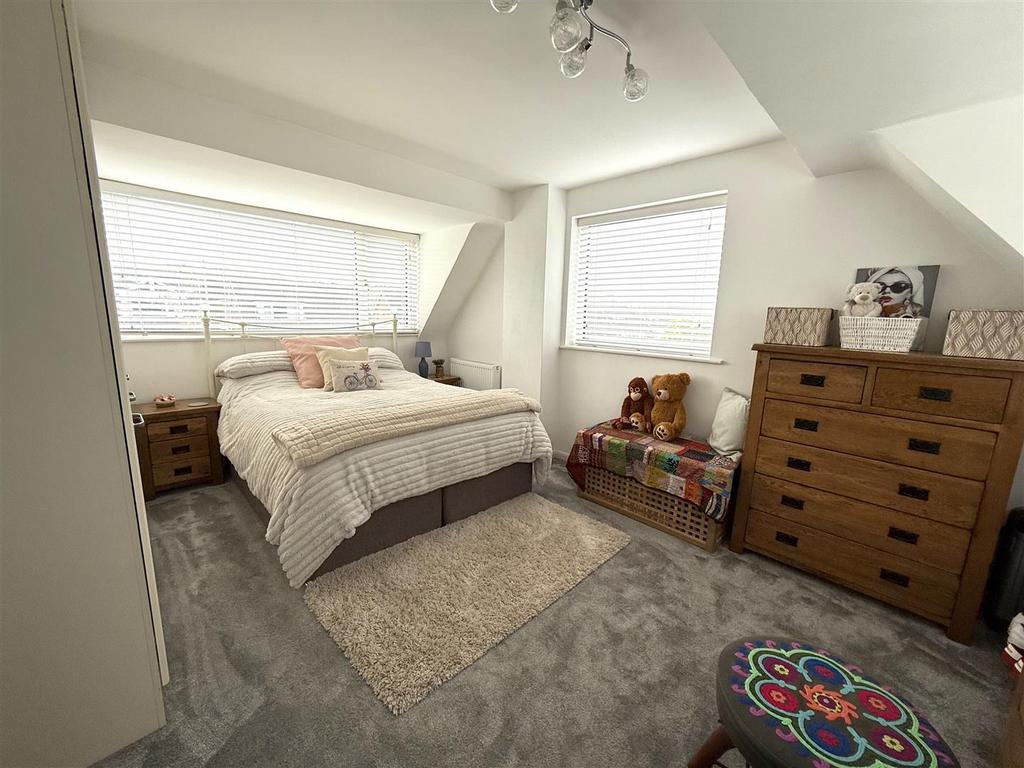 10 hd bed 3.jpeg