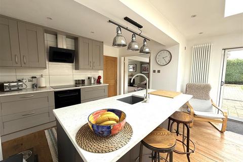 3 bedroom detached house for sale, Hawkesmore Drive, Little Haywood, Stafford