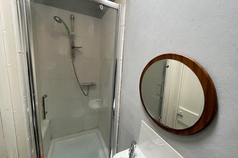 1 bedroom flat to rent, Castle Street, Ryde, PO33