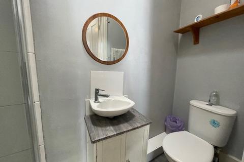 1 bedroom flat to rent, Castle Street, Ryde, PO33