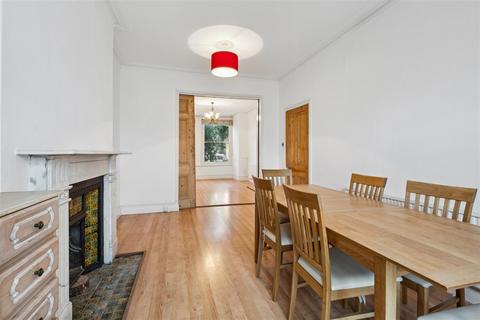 undefined, Fairlawn Grove, London, W4