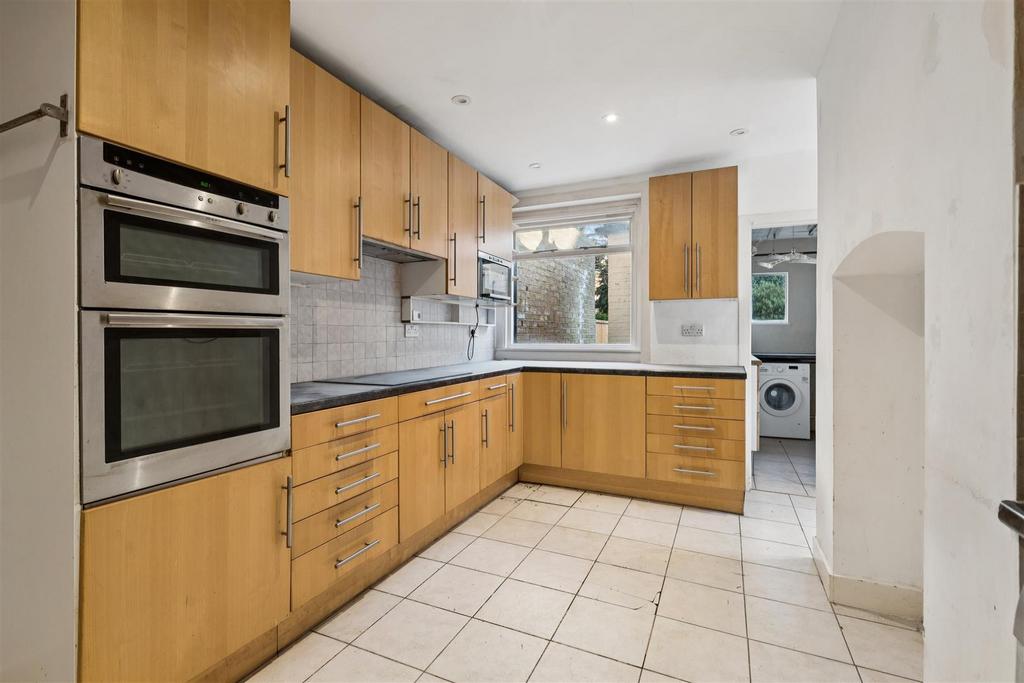 Fairlawn Grove, W4 - FOR SALE