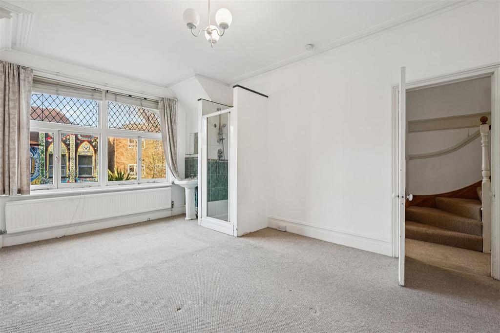 Fairlawn Grove, W4 - FOR SALE
