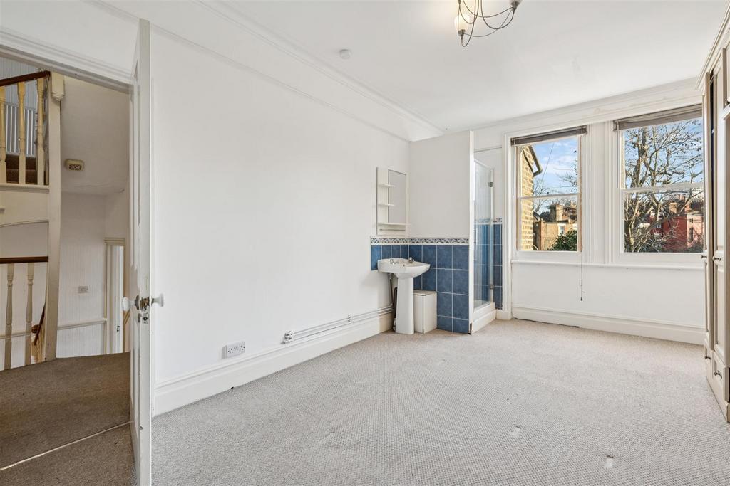 Fairlawn Grove, W4 - FOR SALE