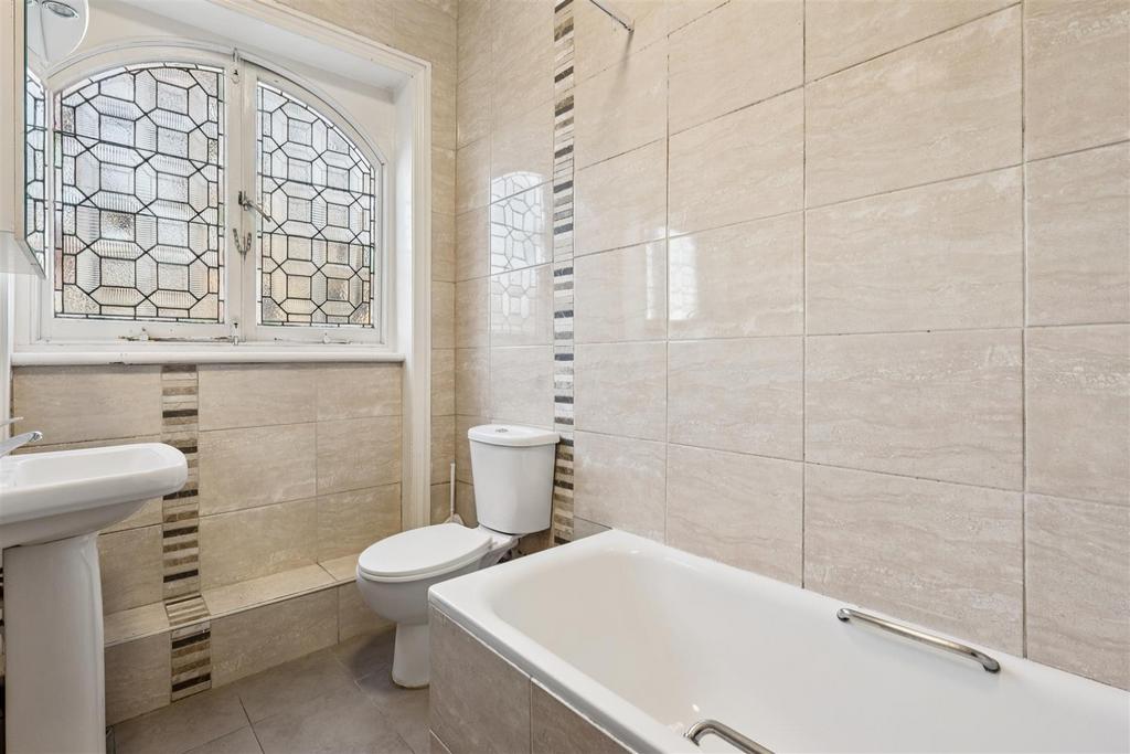 Fairlawn Grove, W4 - FOR SALE