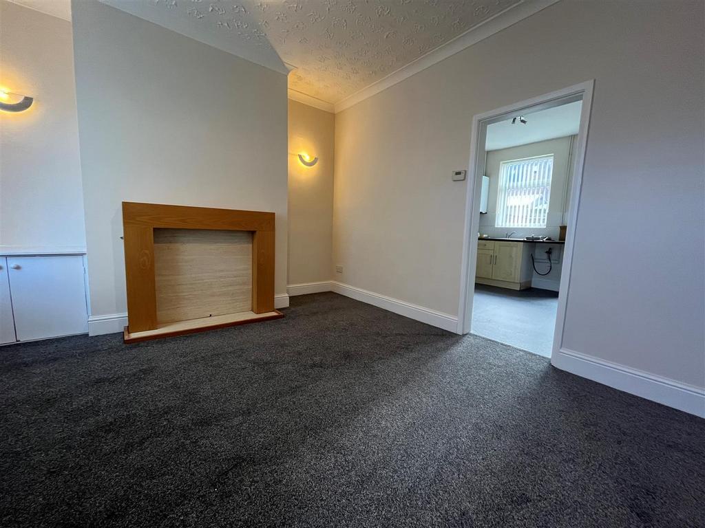 Living Room 2.jpg
