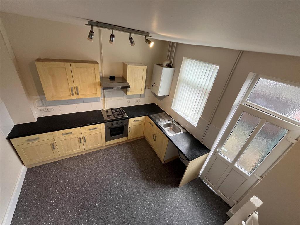 Kitchen 1.jpg