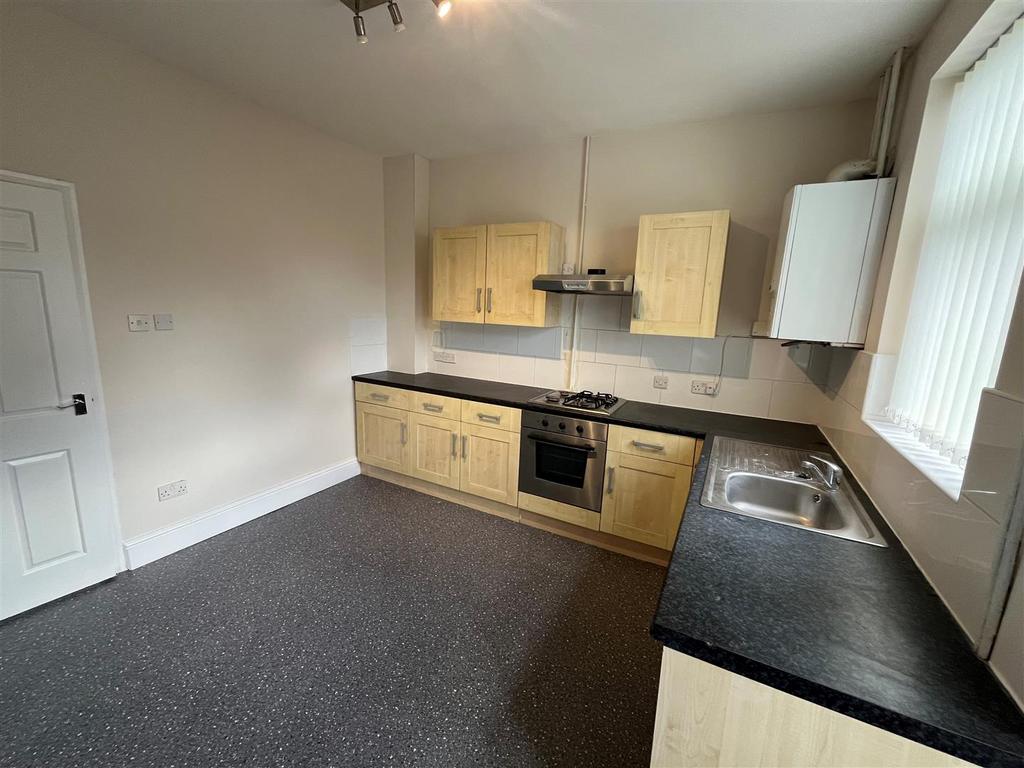 Kitchen 3.jpg