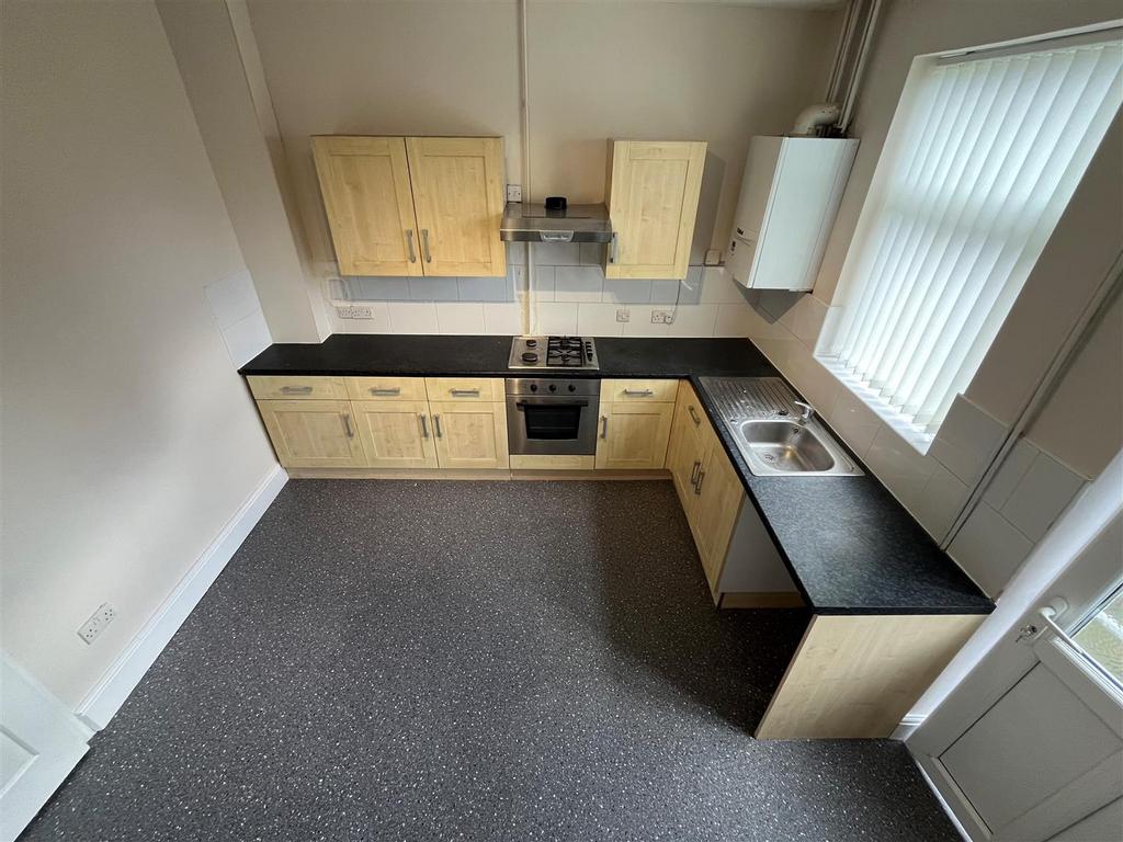 Kitchen 2.jpg
