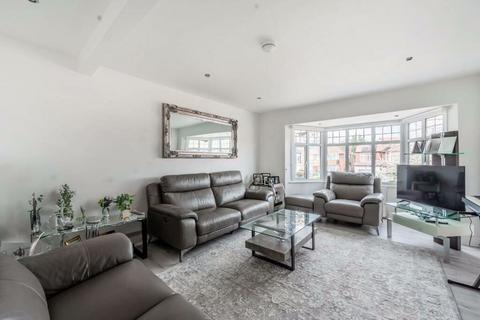 3 bedroom duplex for sale, Whitchurch Lane, Edgware, HA8